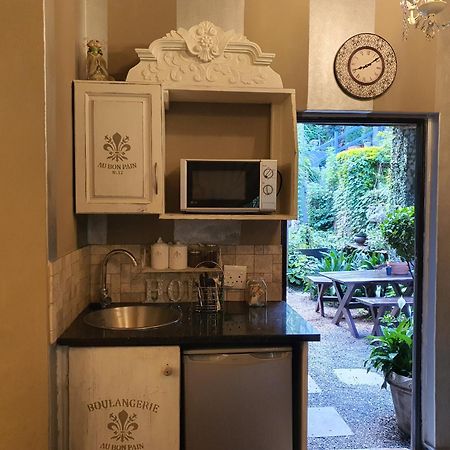 Waterhouse Guest Lodge In Waterkloof Pretoria Bilik gambar